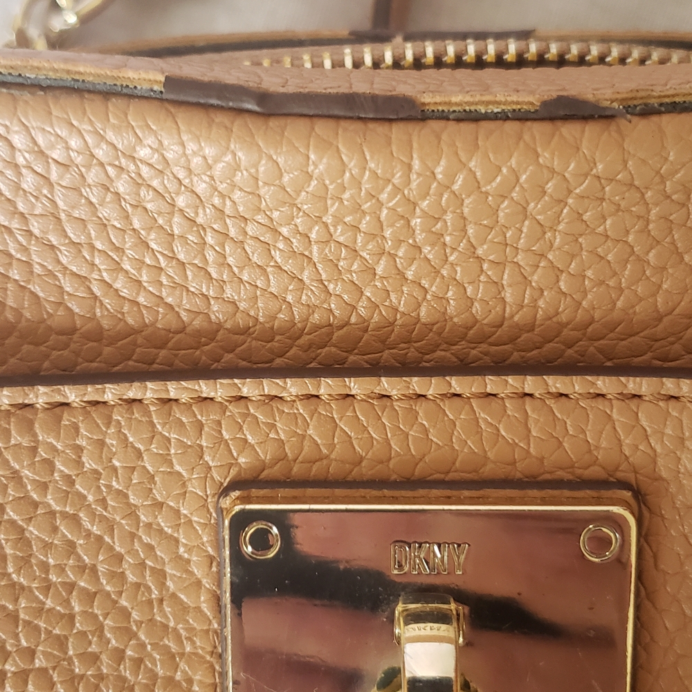 DKNYC Tan Crossbody Bag with Gold Chain - Picture 6 of 9